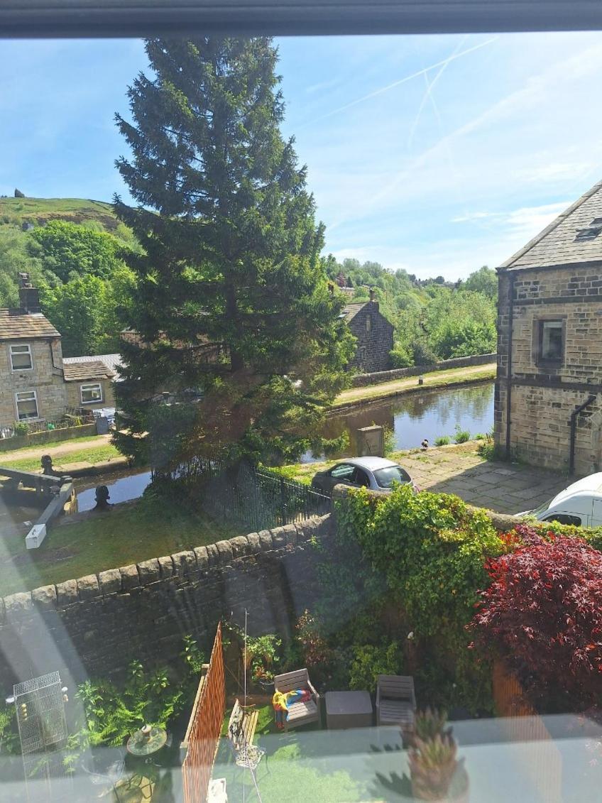 Todmorden Bed & Breakfast - The Toothless Mog Walsden Zewnętrze zdjęcie